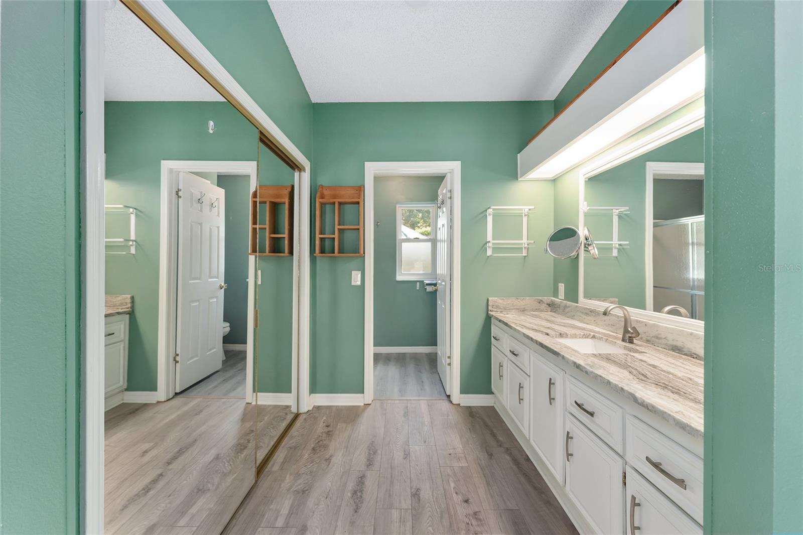 1401 W SCHWARTZ BLVD, LADY LAKE, FL, 32159