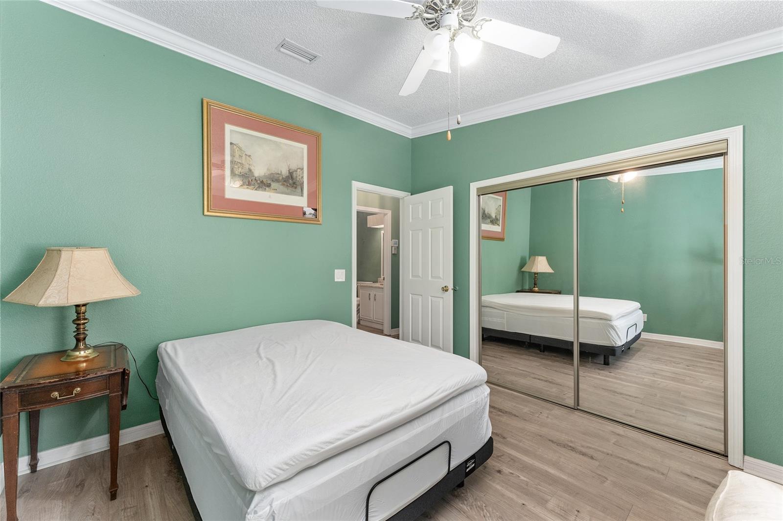 1401 W SCHWARTZ BLVD, LADY LAKE, FL, 32159