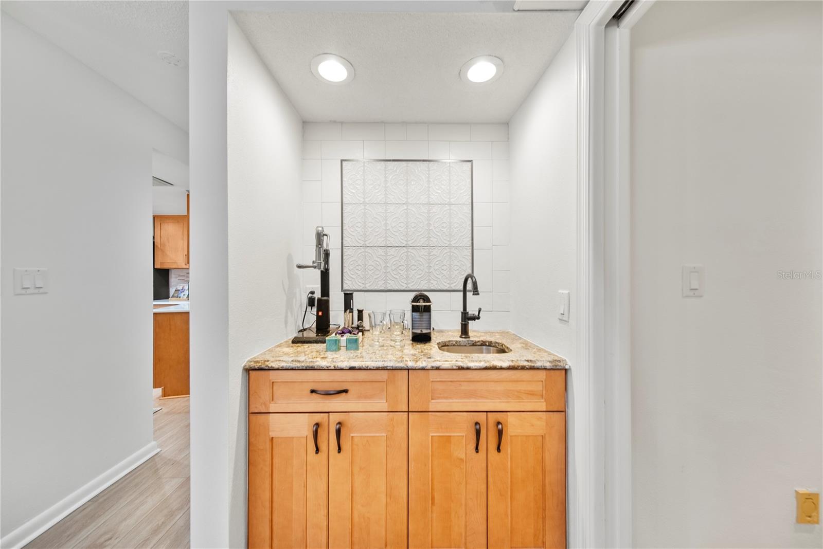 1810 PINE HILL DR, SAFETY HARBOR, FL, 34695