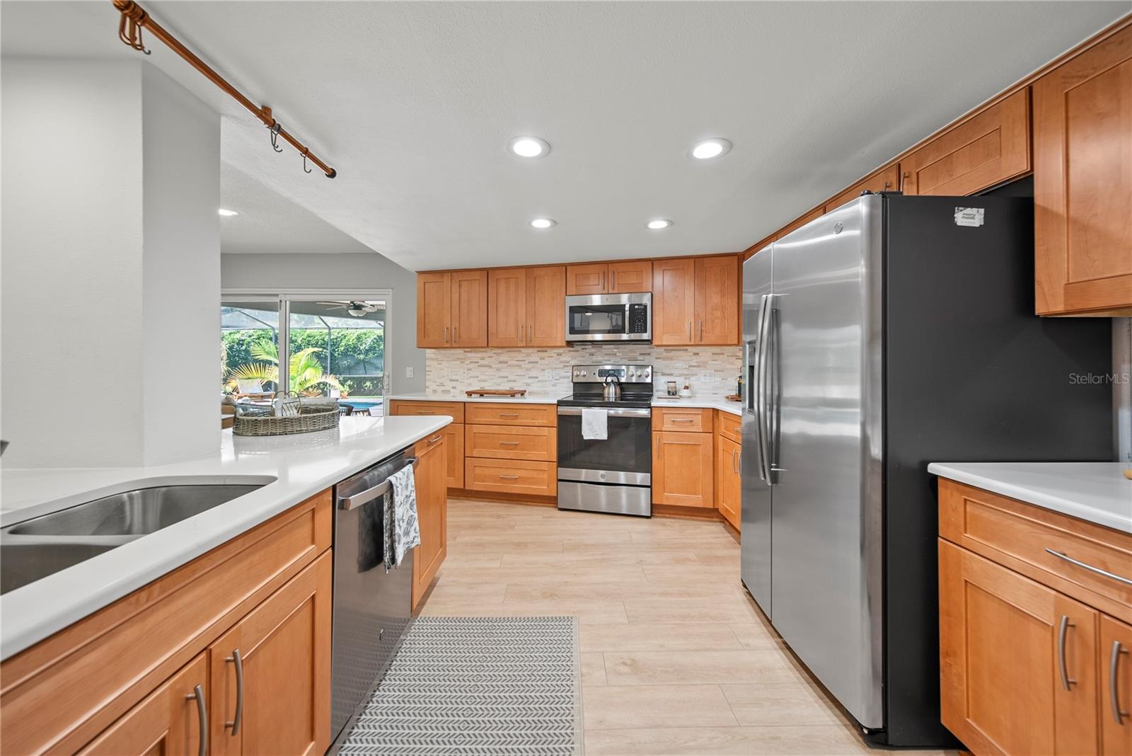 1810 PINE HILL DR, SAFETY HARBOR, FL, 34695