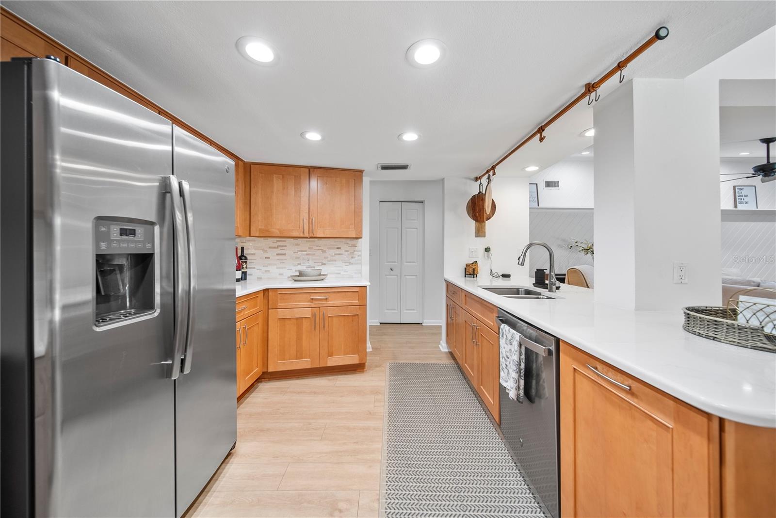 1810 PINE HILL DR, SAFETY HARBOR, FL, 34695
