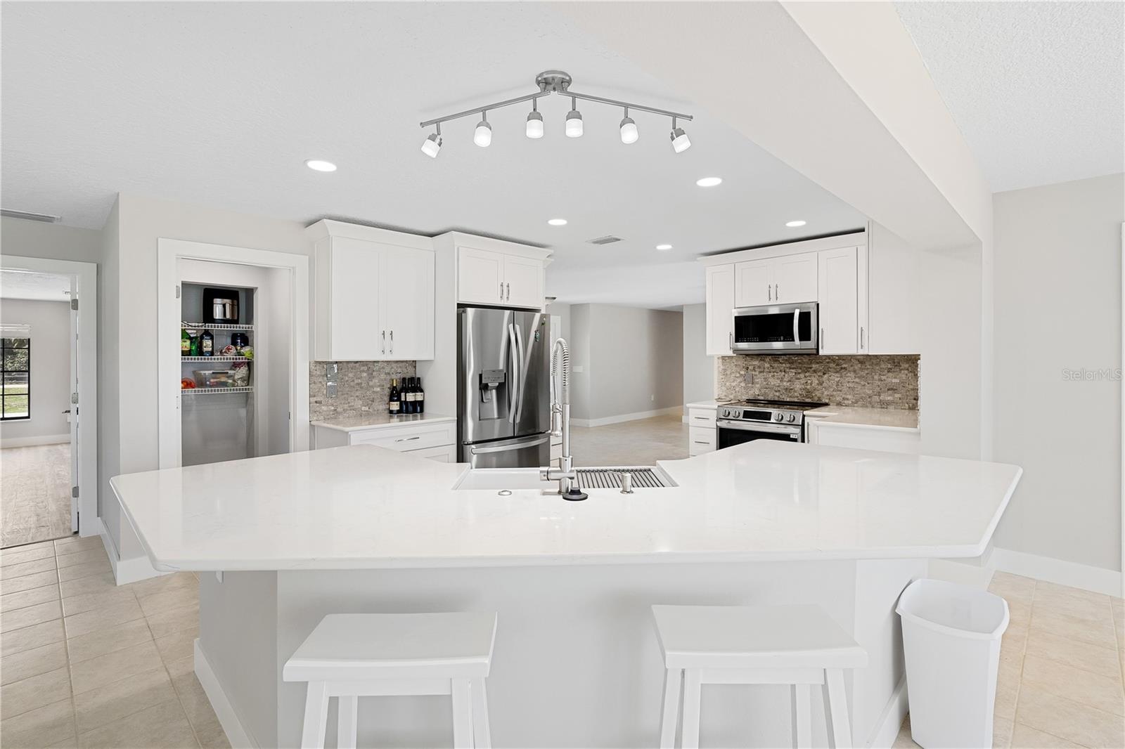 3929 N SAGOMON PT, CRYSTAL RIVER, FL, 34428