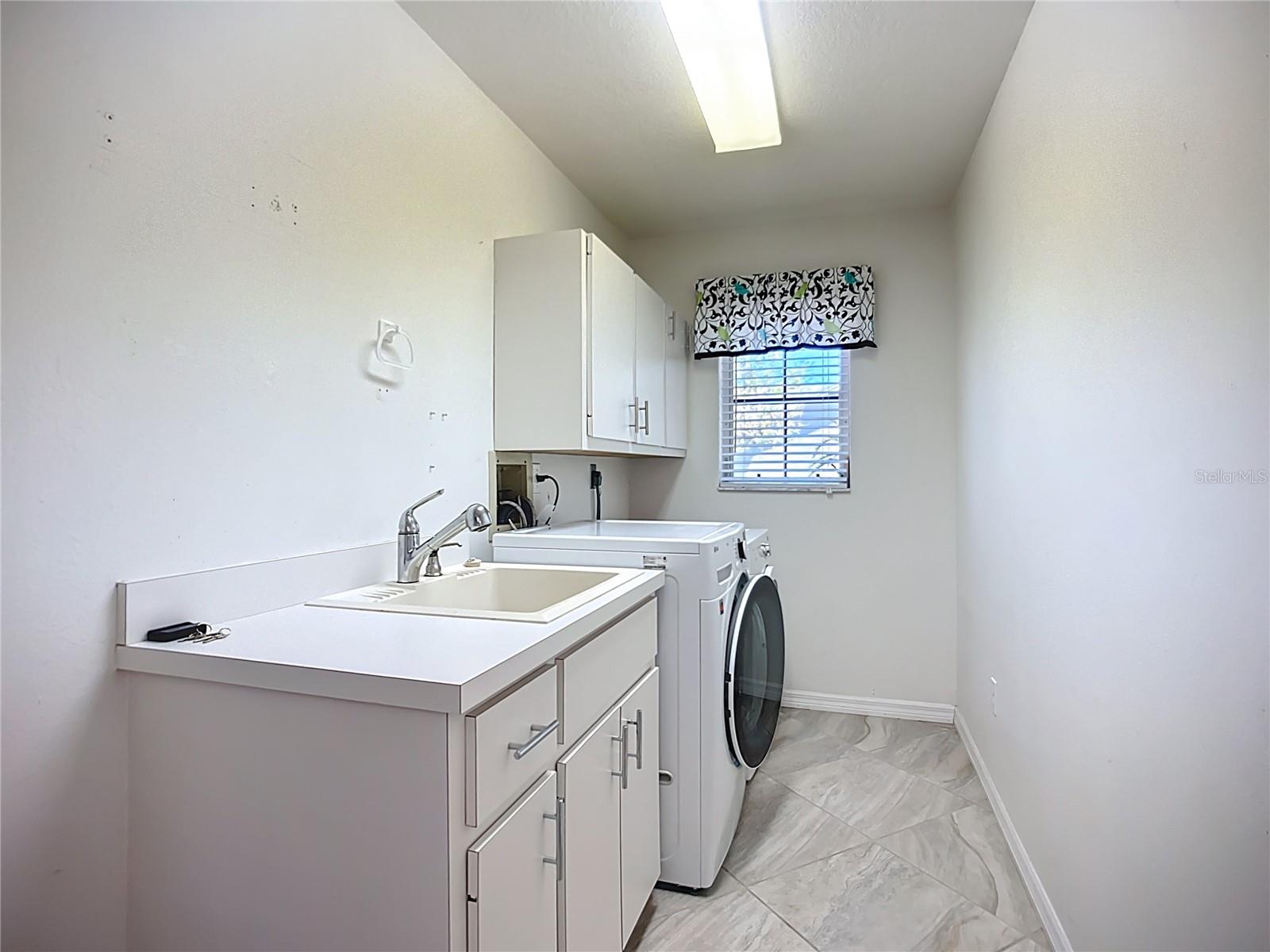 601 PINENEEDLE LN, ENGLEWOOD, FL, 34223