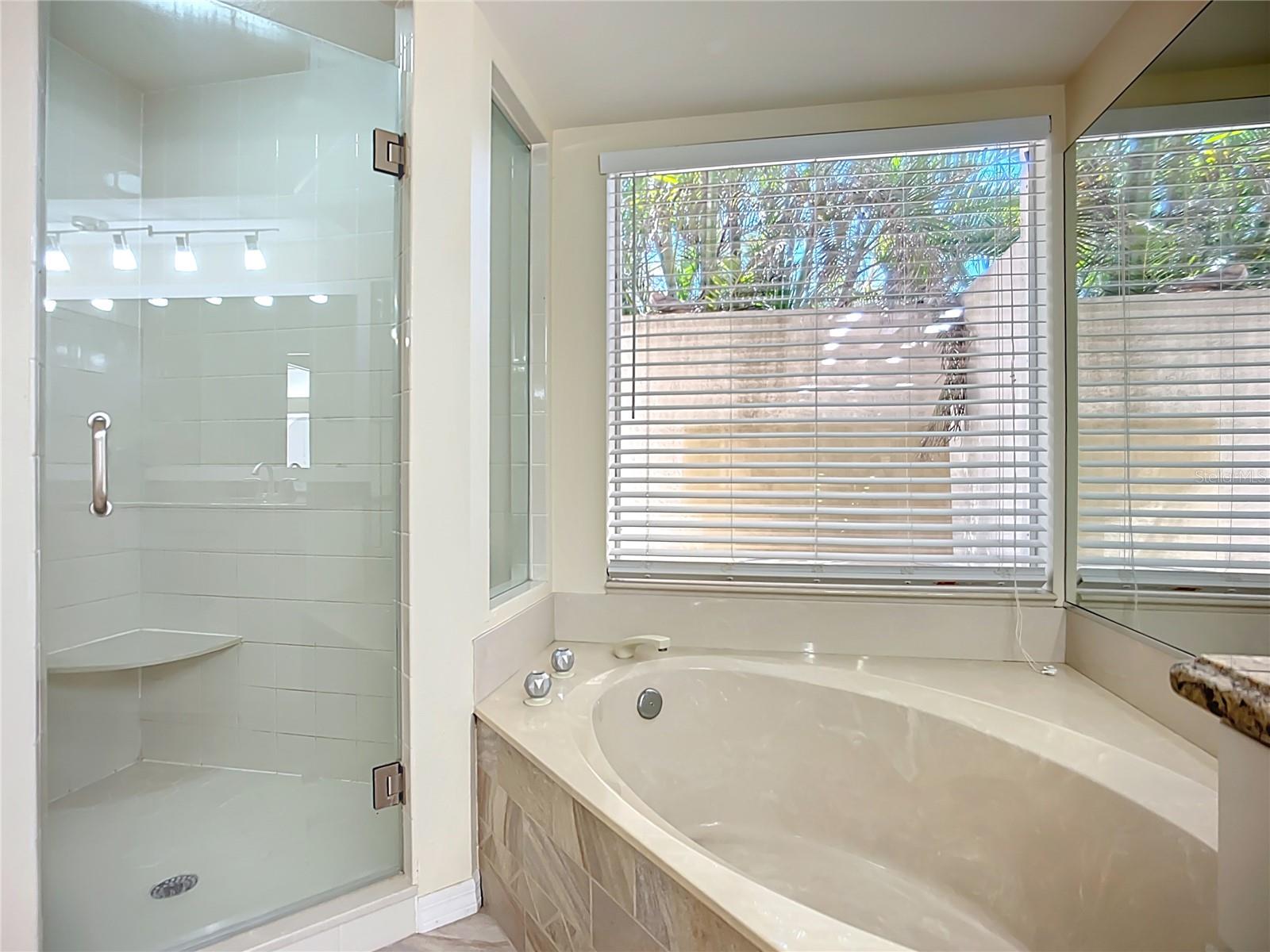 601 PINENEEDLE LN, ENGLEWOOD, FL, 34223