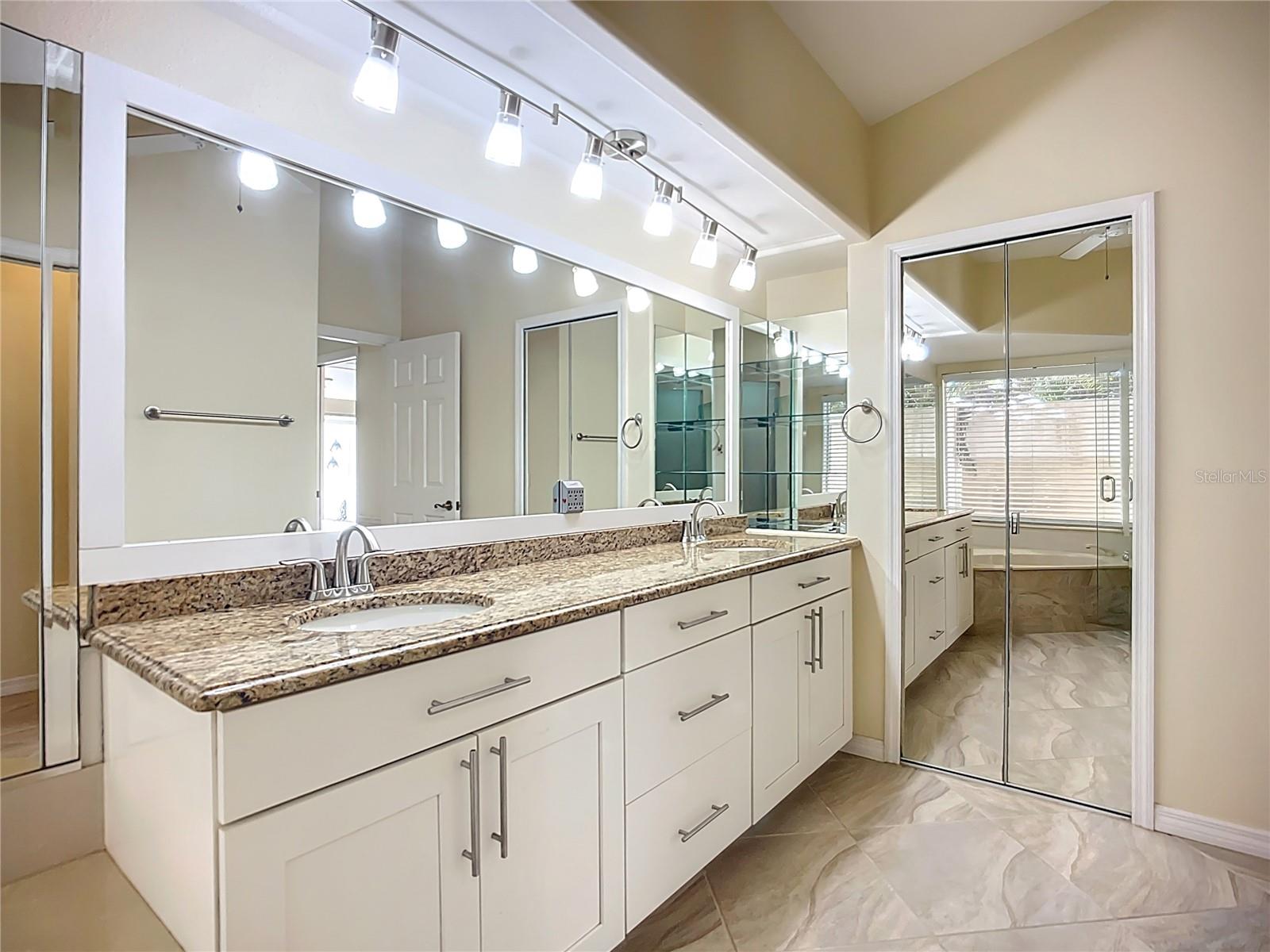 601 PINENEEDLE LN, ENGLEWOOD, FL, 34223