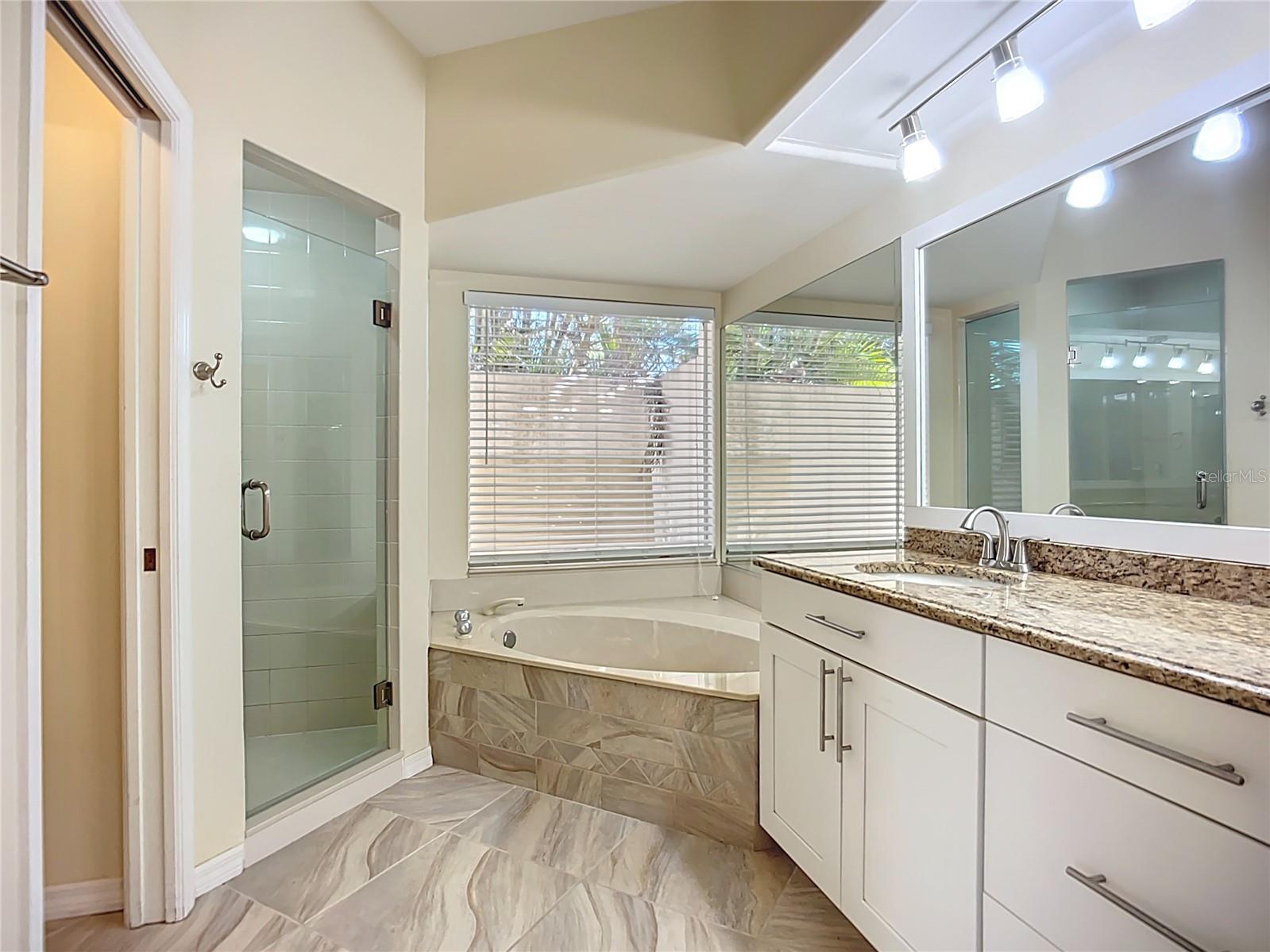 601 PINENEEDLE LN, ENGLEWOOD, FL, 34223