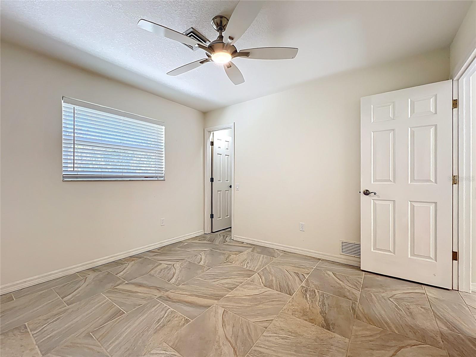 601 PINENEEDLE LN, ENGLEWOOD, FL, 34223