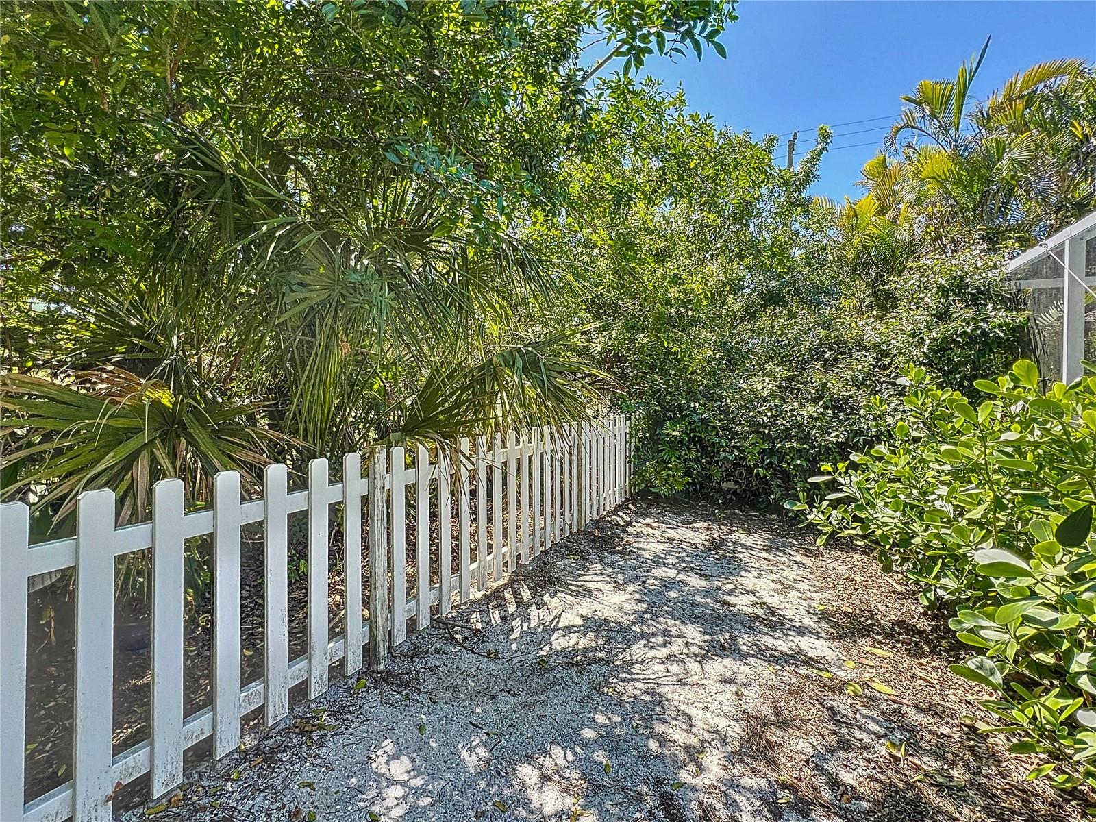 601 PINENEEDLE LN, ENGLEWOOD, FL, 34223
