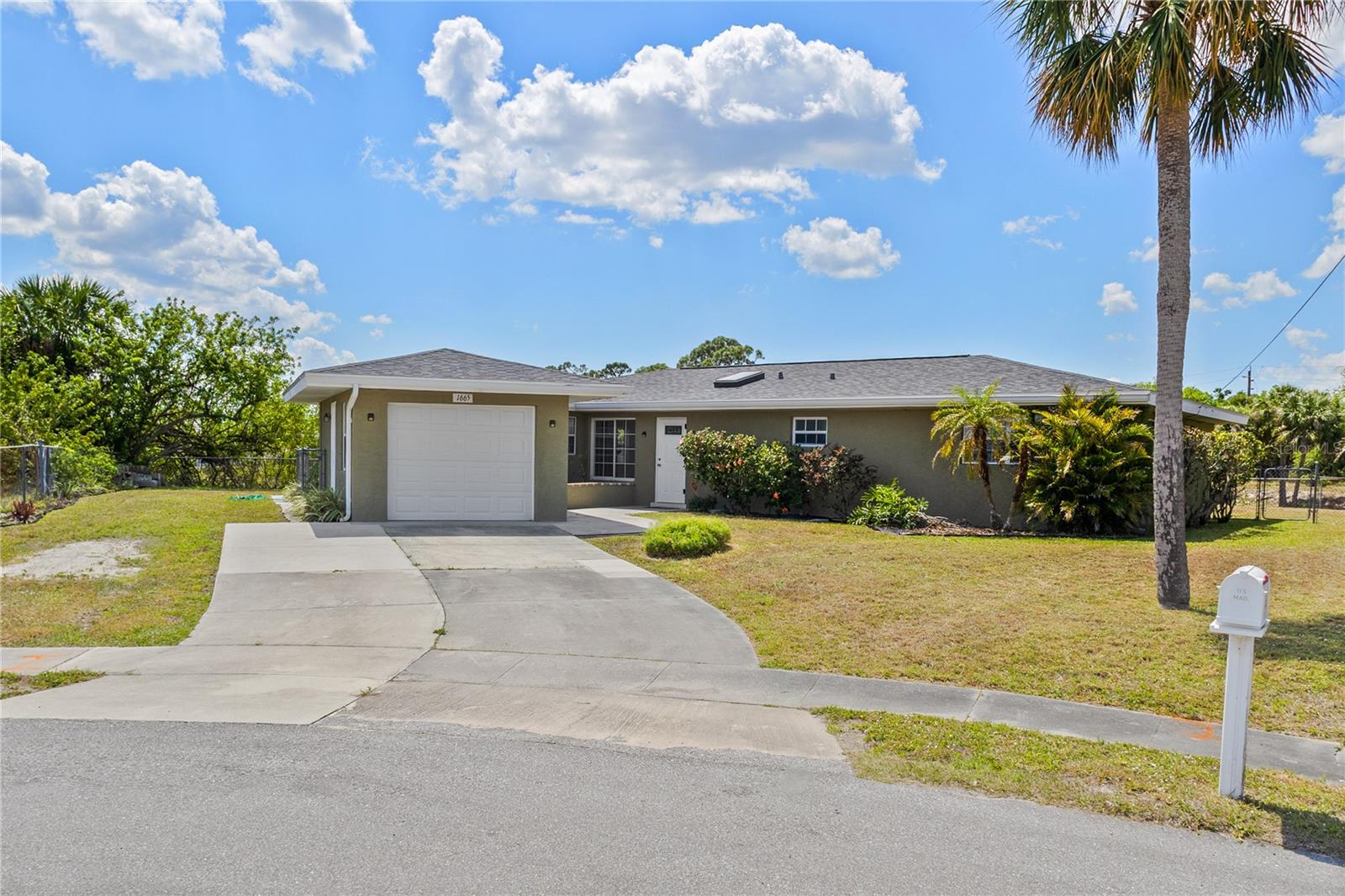 1665 HARMONY DR, PORT CHARLOTTE, FL, 33952