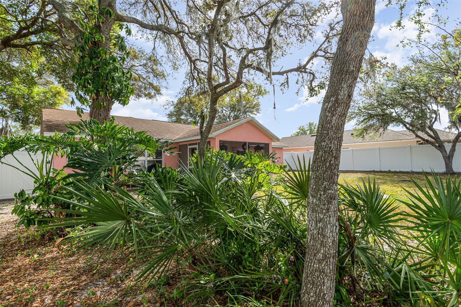 11315 LAKE DR, LEESBURG, FL, 34788