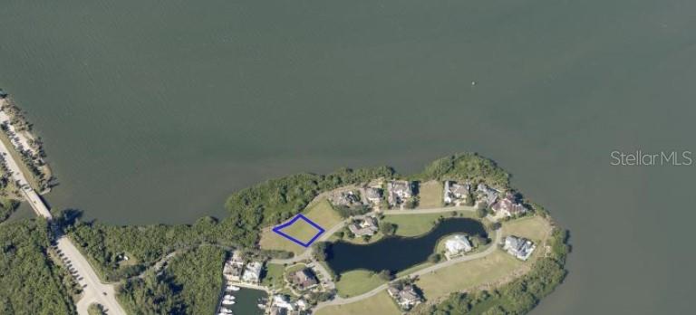 9215 W MARSH ISLAND DR, VERO BEACH, FL, 32963