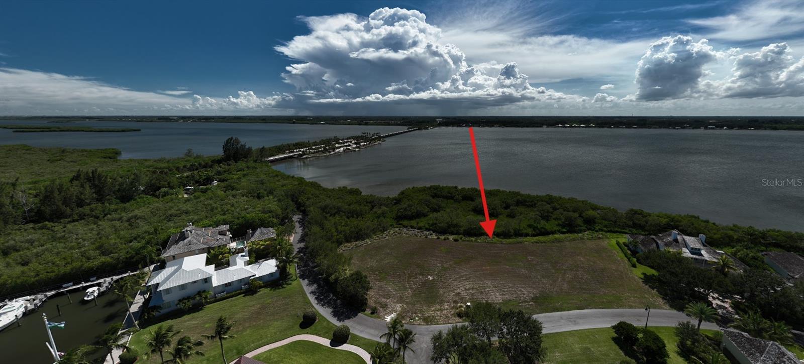 9215 W MARSH ISLAND DR, VERO BEACH, FL, 32963