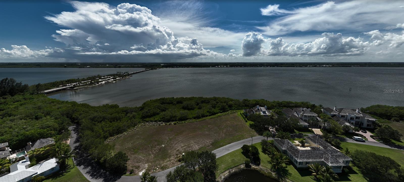 9215 W MARSH ISLAND DR, VERO BEACH, FL, 32963