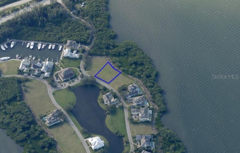 9215 W MARSH ISLAND DR, VERO BEACH, FL, 32963