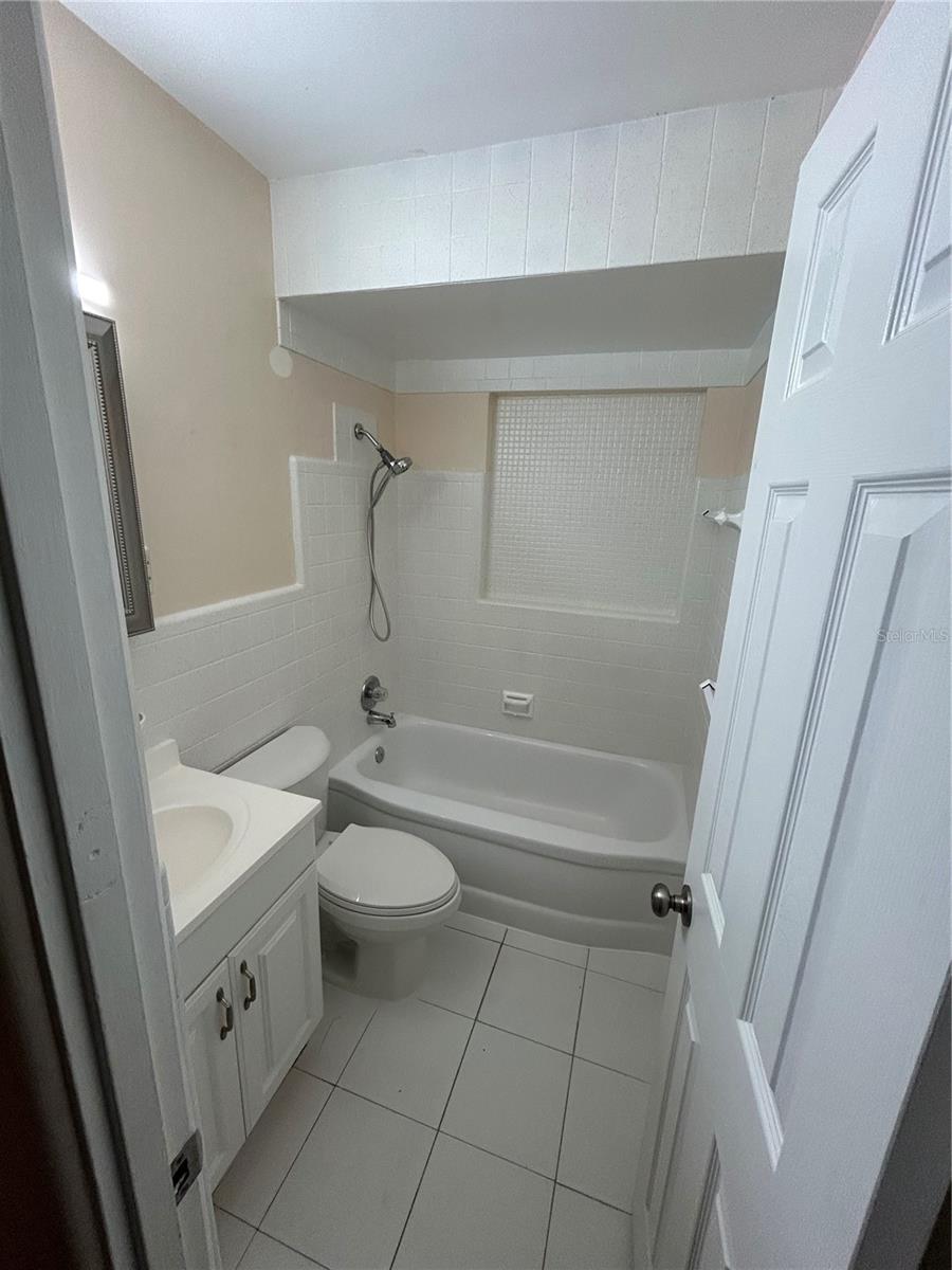 10791 VALENCIA TER, SEMINOLE, FL, 33772
