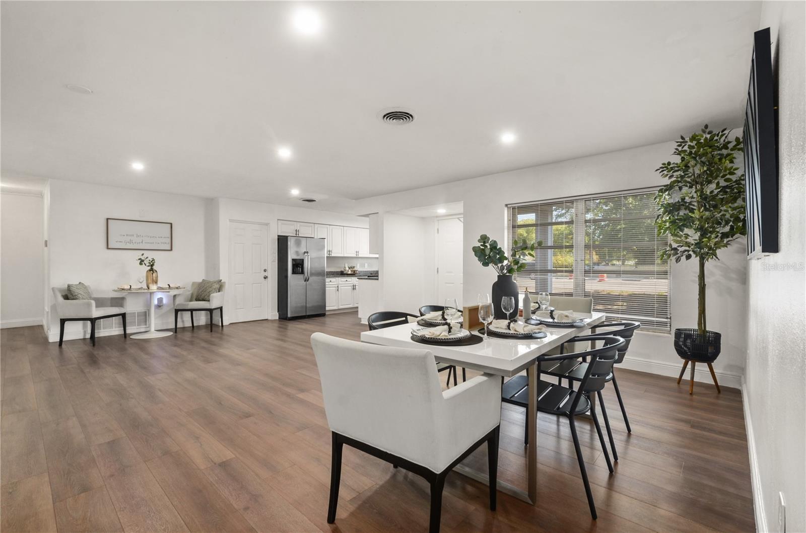 1300 CONWAY RD, ORLANDO, FL, 32812