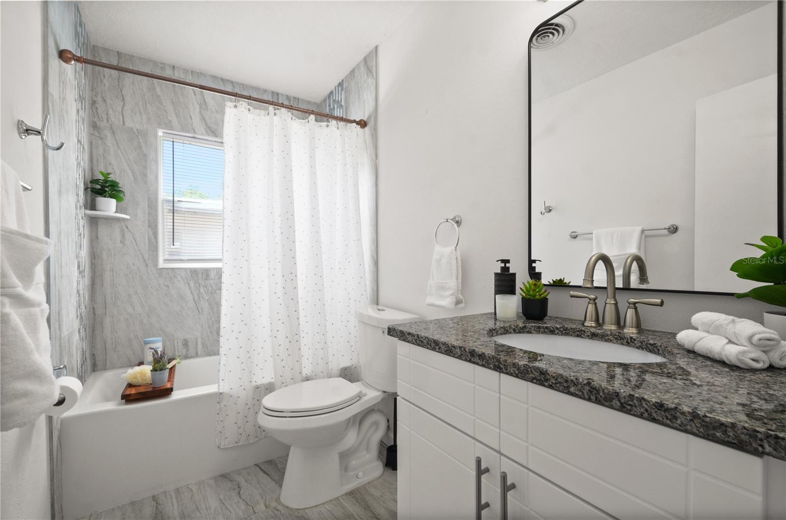 1300 CONWAY RD, ORLANDO, FL, 32812