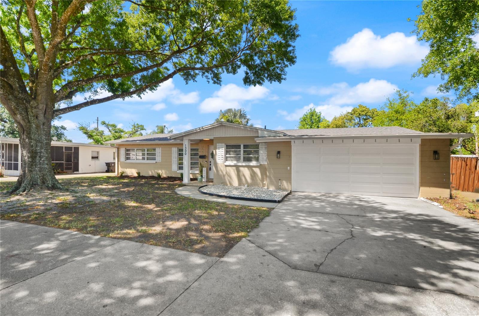 1300 CONWAY RD, ORLANDO, FL, 32812