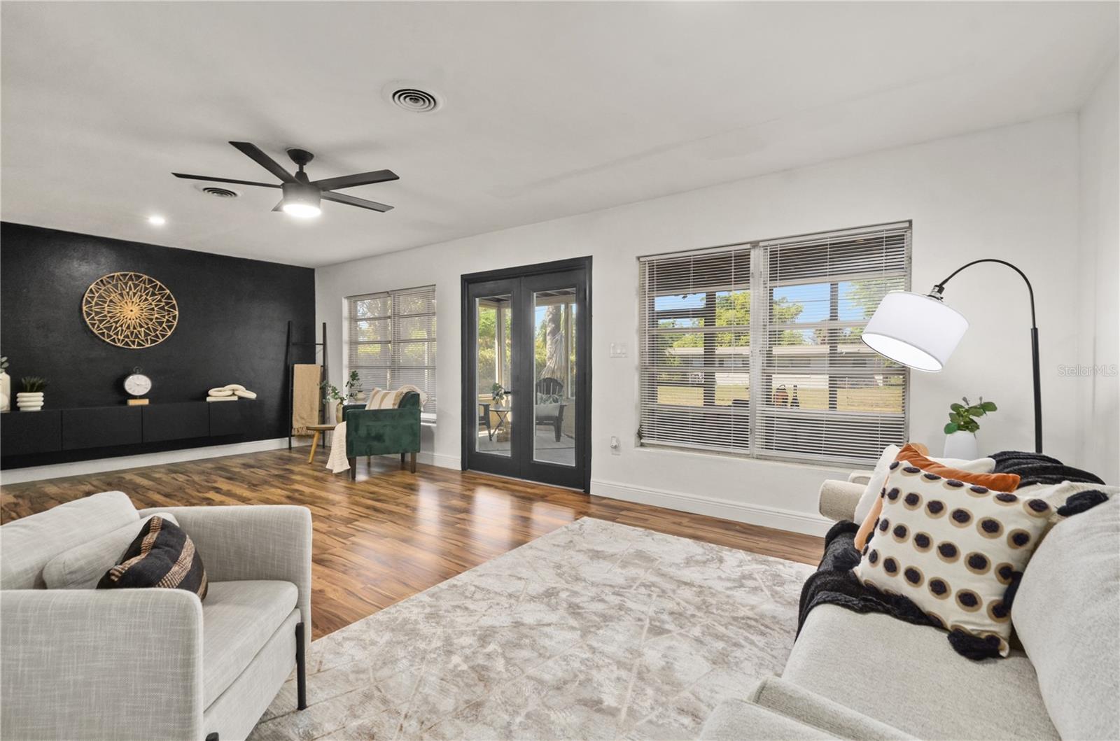 1300 CONWAY RD, ORLANDO, FL, 32812