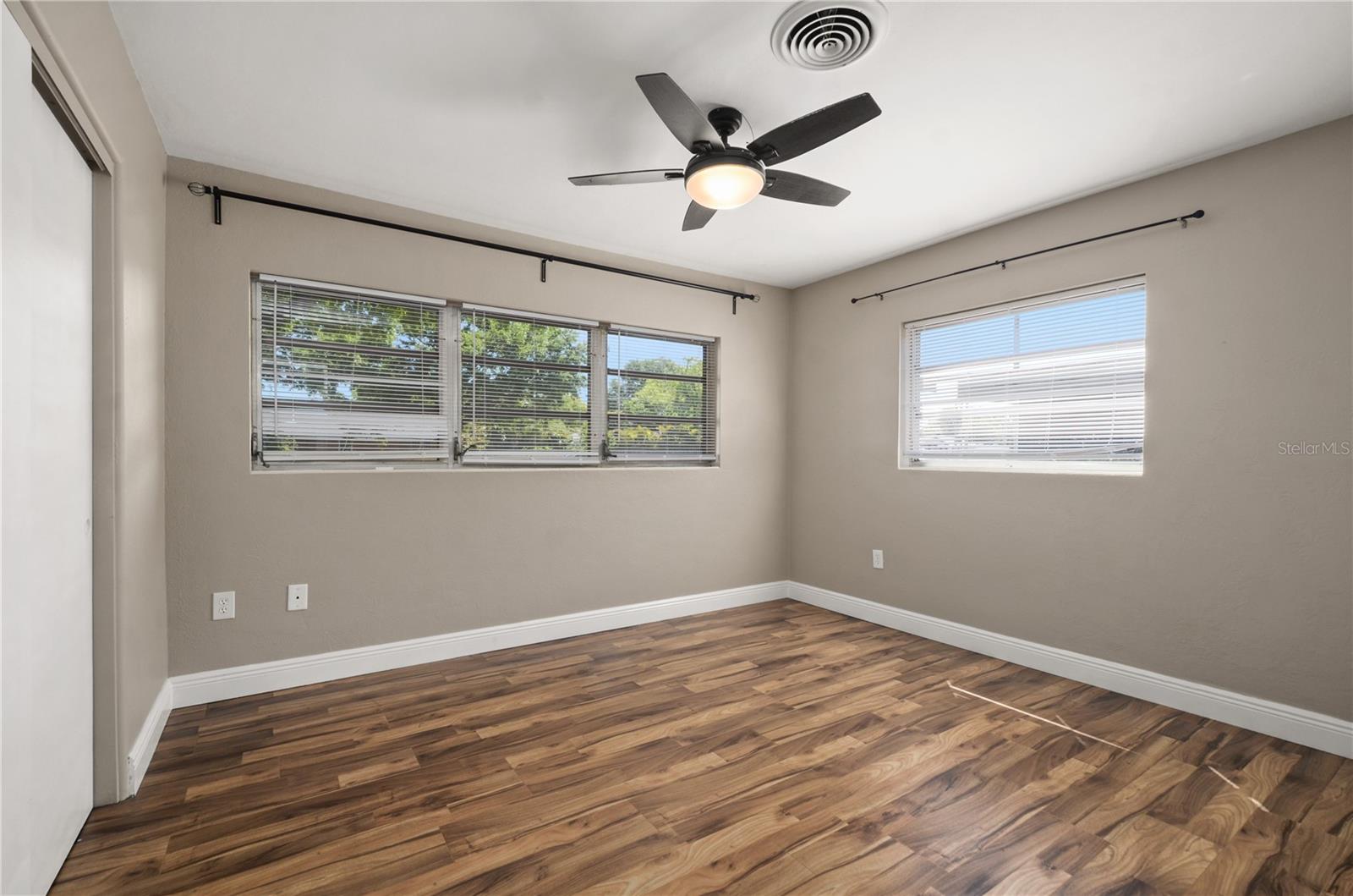 1300 CONWAY RD, ORLANDO, FL, 32812