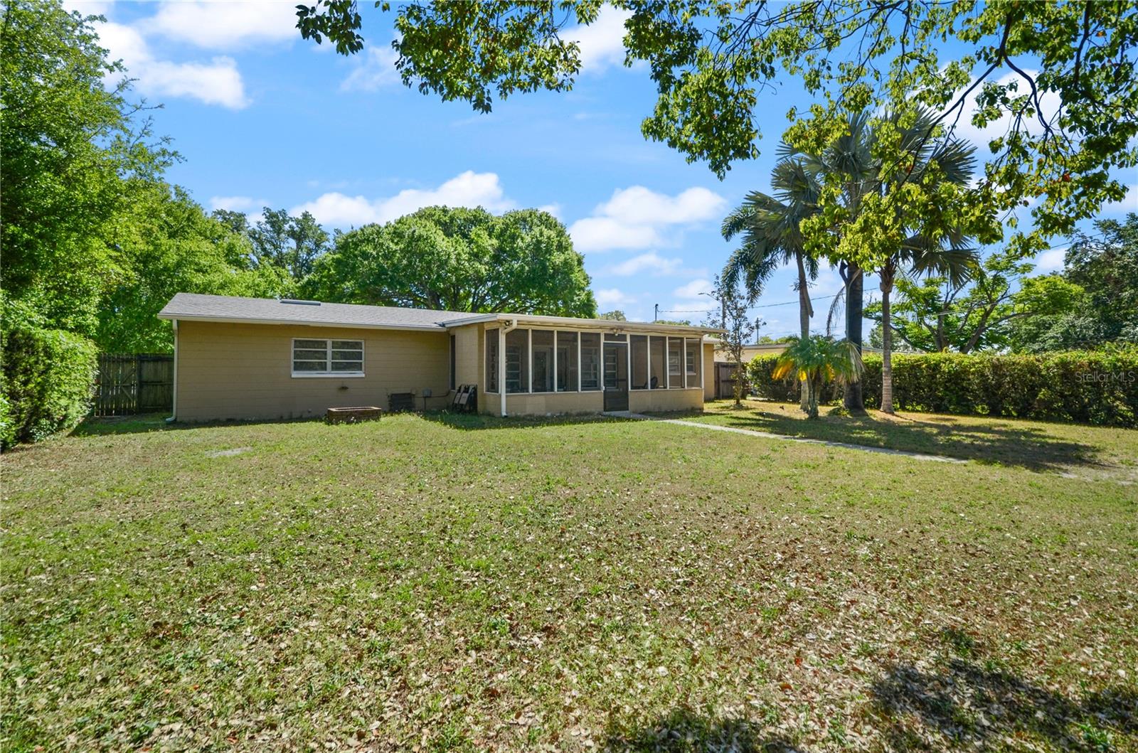 1300 CONWAY RD, ORLANDO, FL, 32812