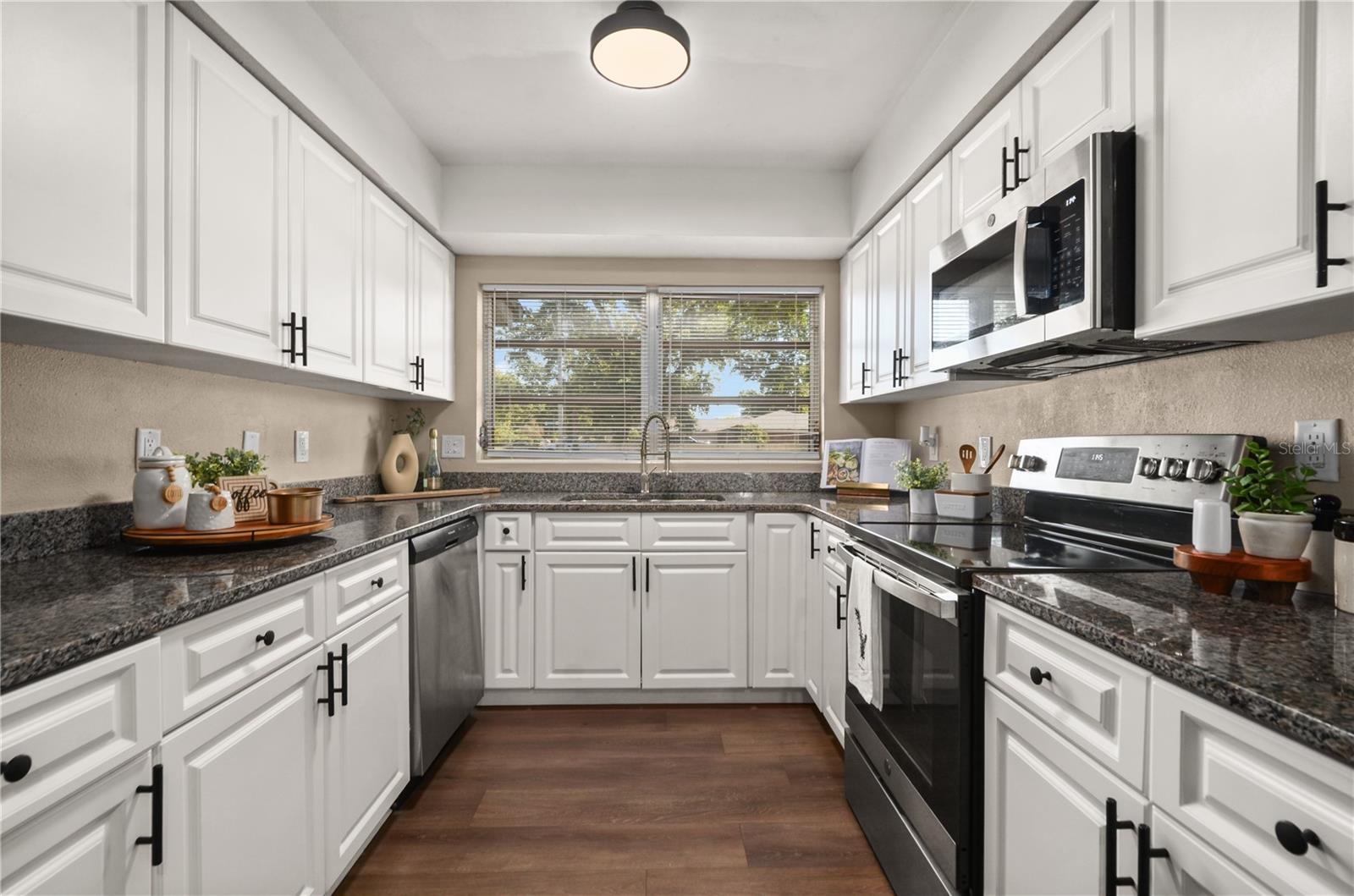 1300 CONWAY RD, ORLANDO, FL, 32812