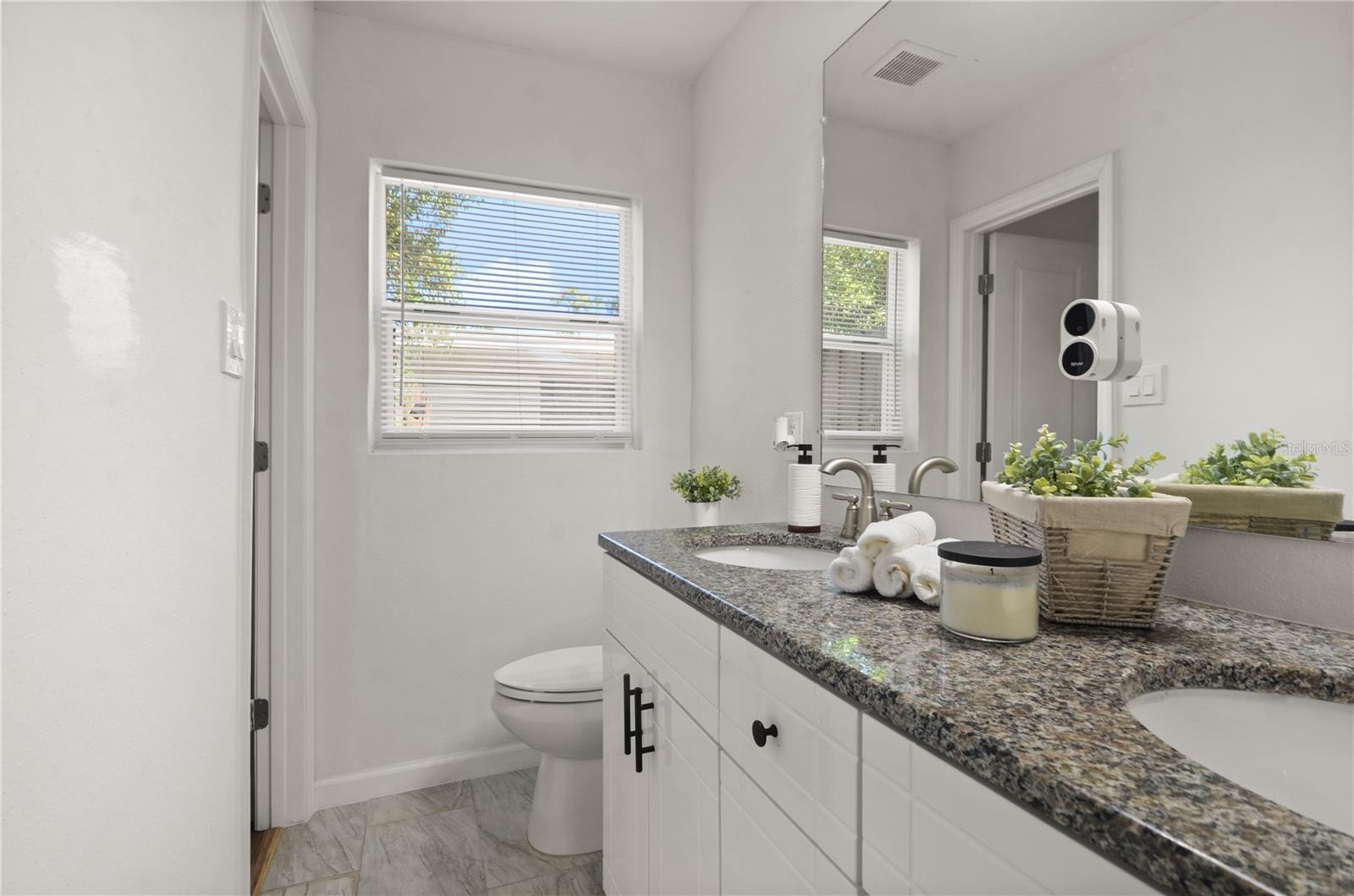 1300 CONWAY RD, ORLANDO, FL, 32812