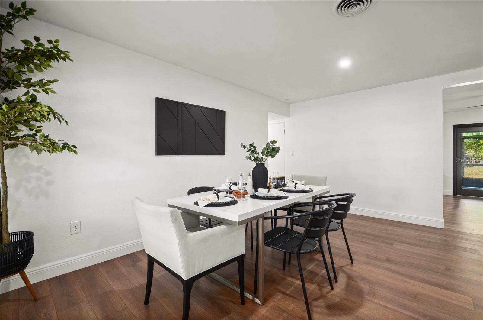 1300 CONWAY RD, ORLANDO, FL, 32812