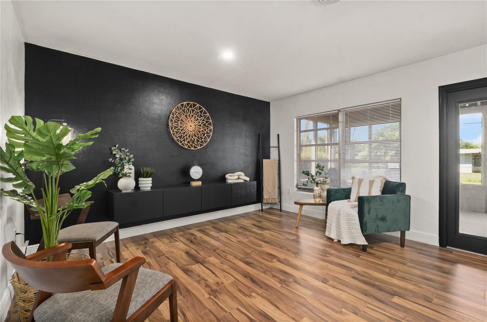 1300 CONWAY RD, ORLANDO, FL, 32812