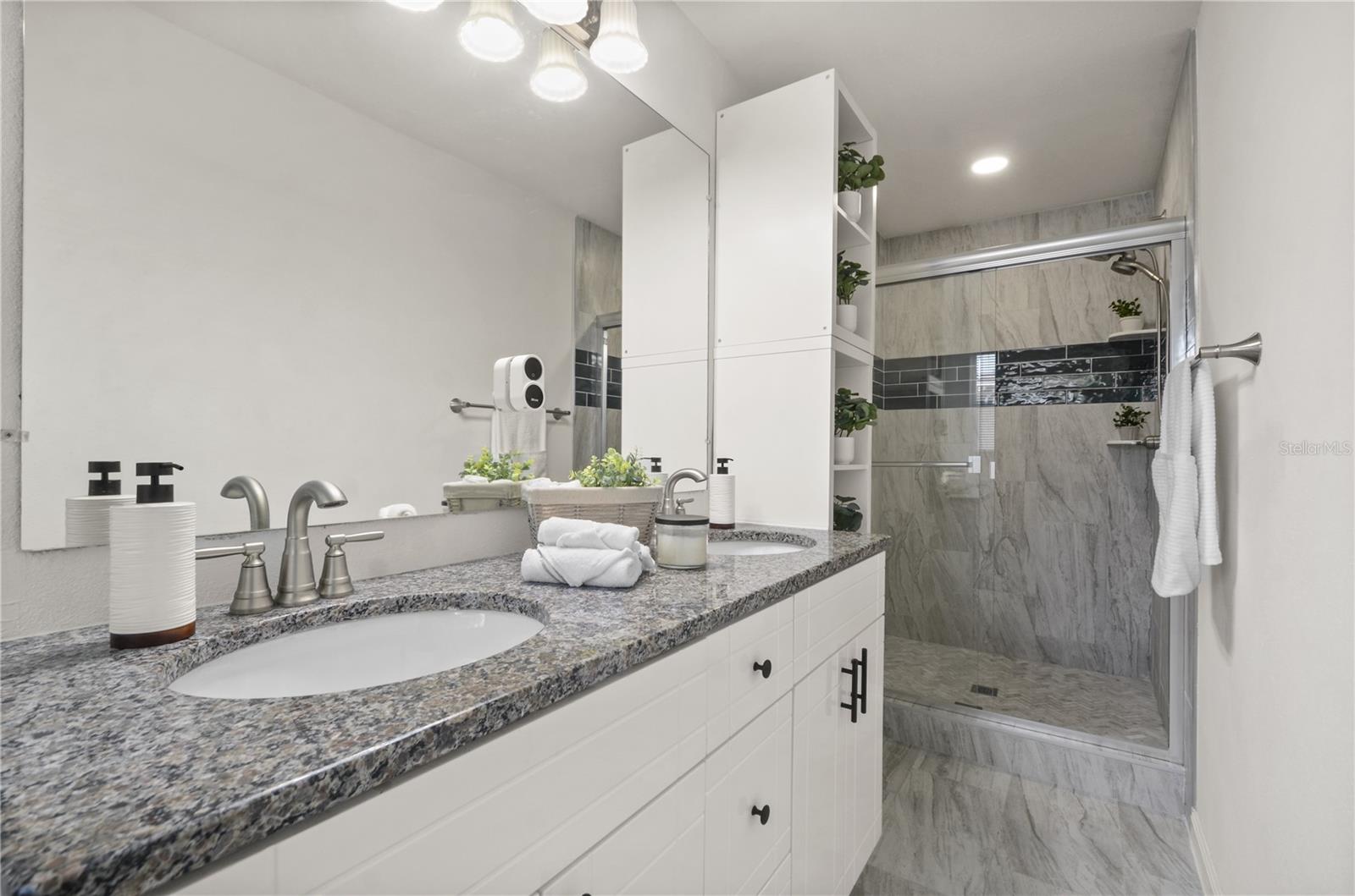 1300 CONWAY RD, ORLANDO, FL, 32812