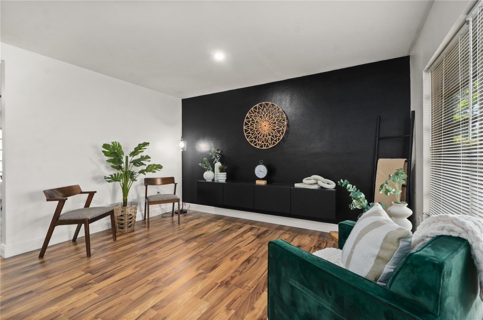 1300 CONWAY RD, ORLANDO, FL, 32812