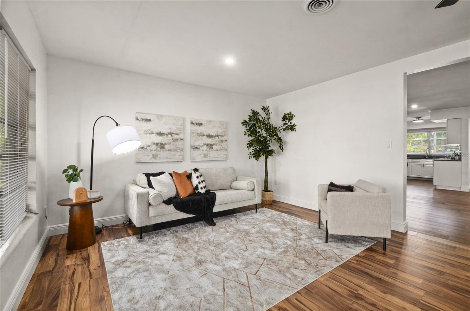 1300 CONWAY RD, ORLANDO, FL, 32812