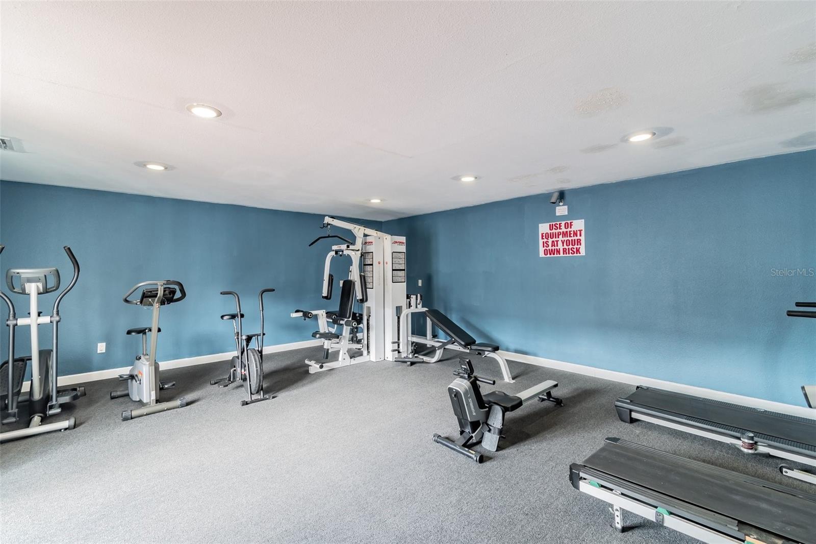 200 COUNTRY CLUB DR #308, LARGO, FL, 33771