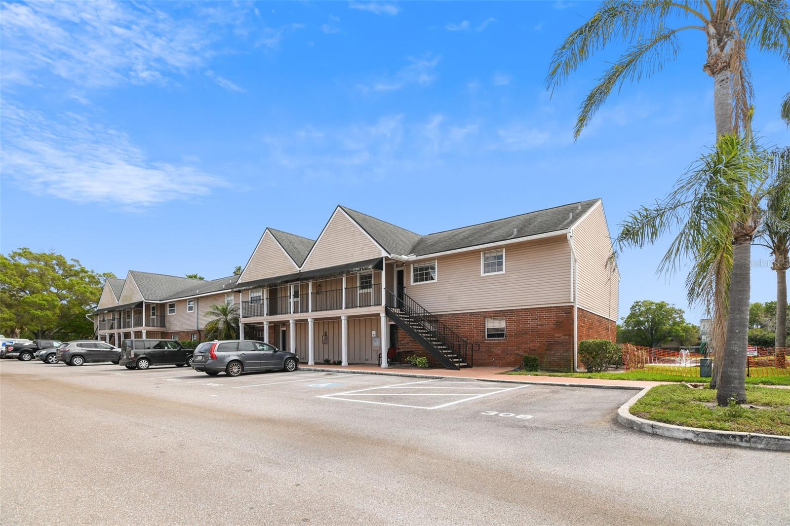 200 COUNTRY CLUB DR #308, LARGO, FL, 33771