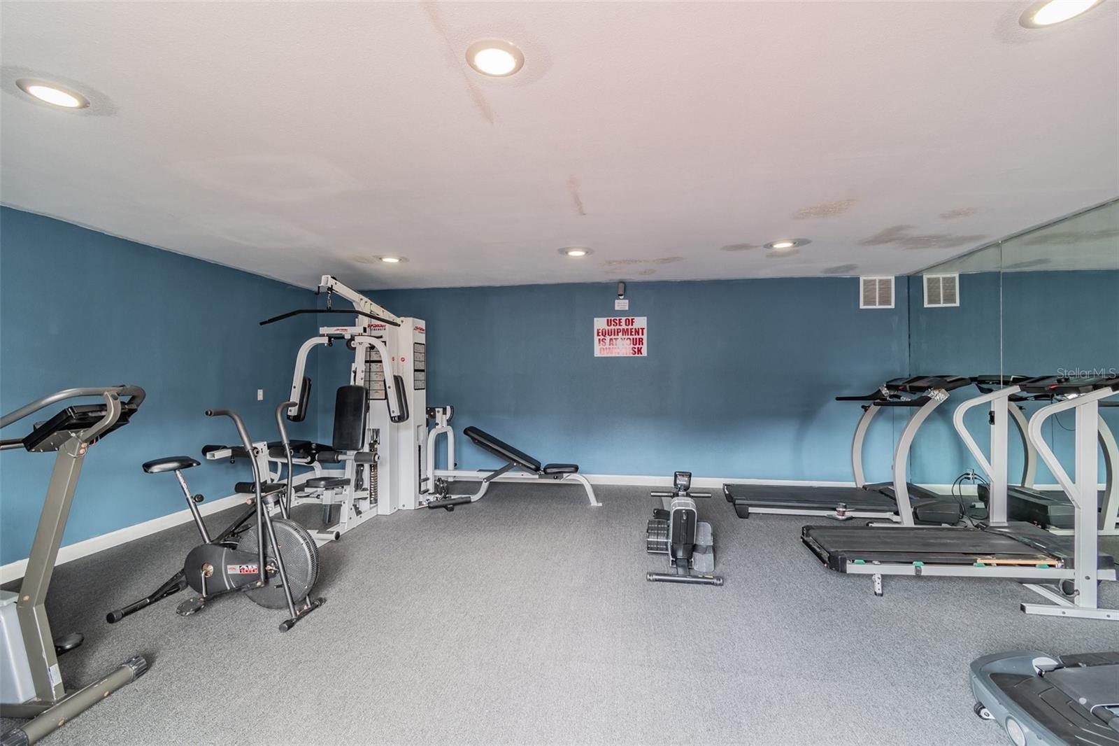 200 COUNTRY CLUB DR #308, LARGO, FL, 33771