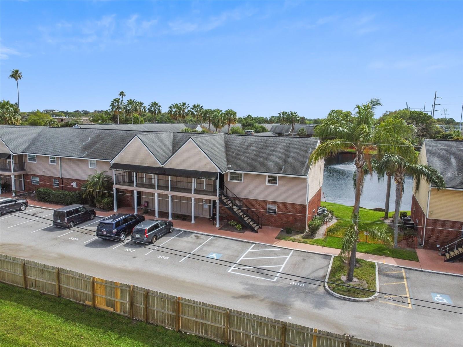 200 COUNTRY CLUB DR #308, LARGO, FL, 33771
