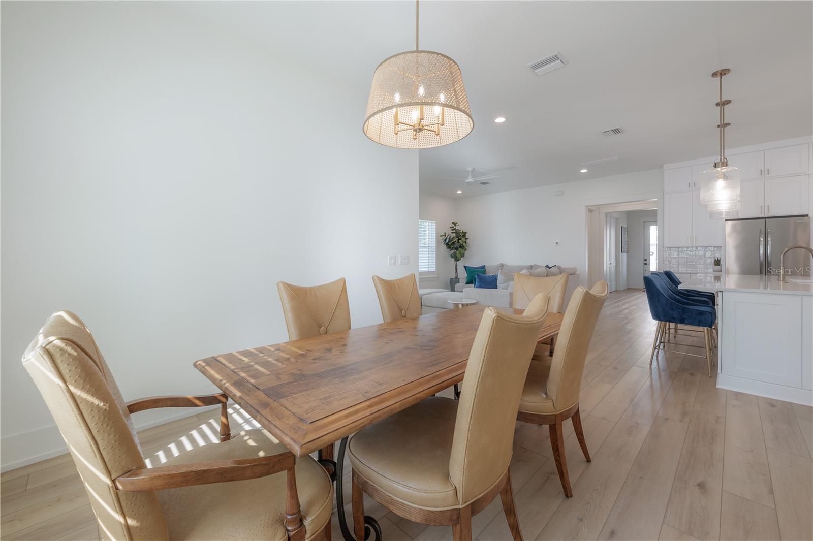 1550 48TH AVE N, ST PETERSBURG, FL, 33703