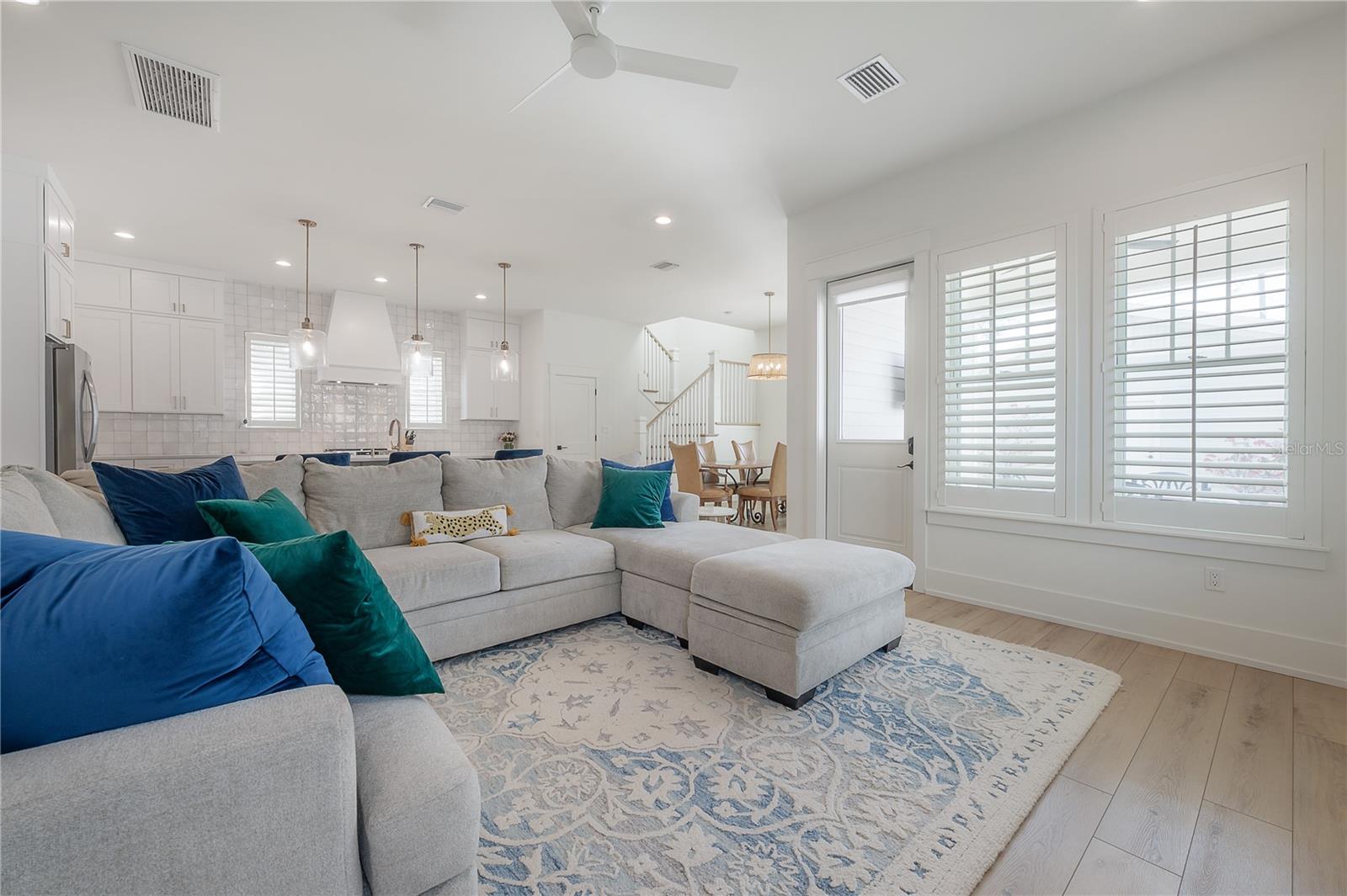 1550 48TH AVE N, ST PETERSBURG, FL, 33703