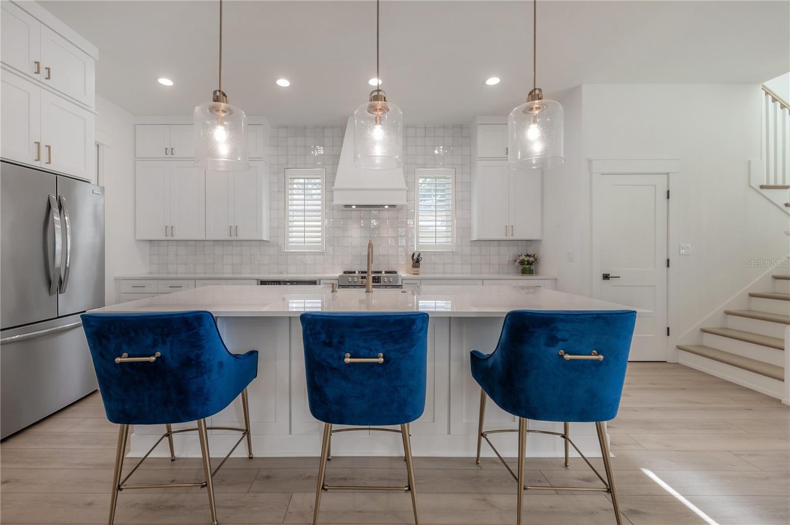 1550 48TH AVE N, ST PETERSBURG, FL, 33703