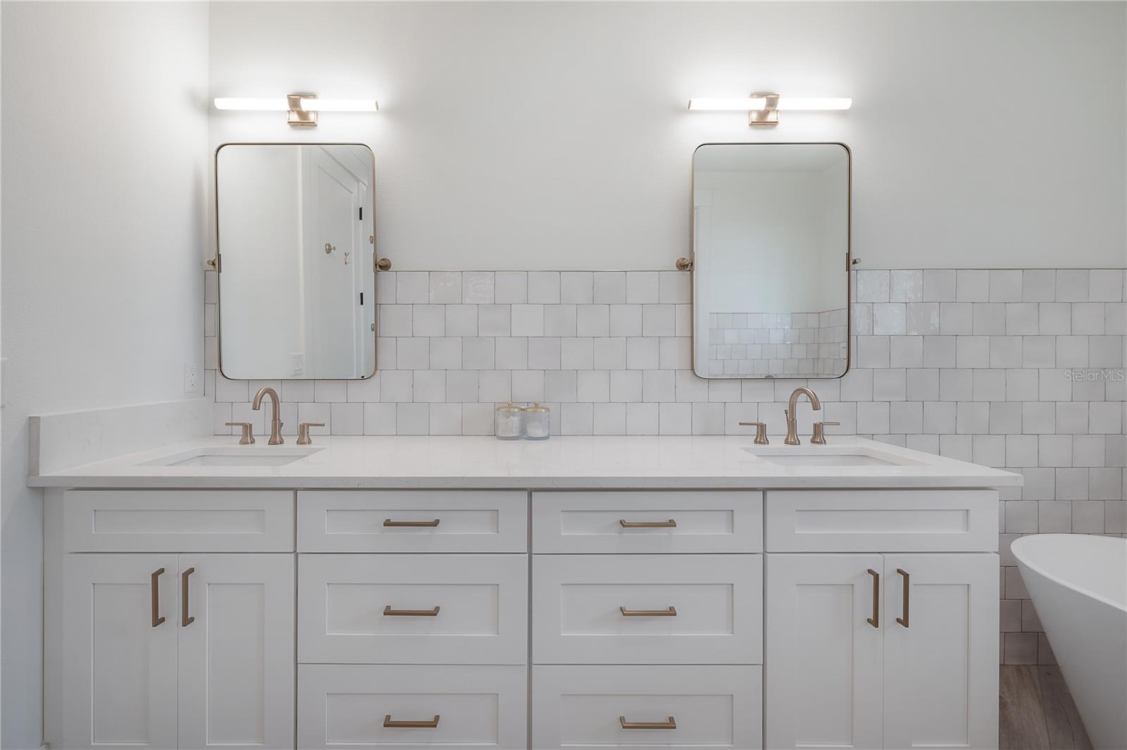 1550 48TH AVE N, ST PETERSBURG, FL, 33703