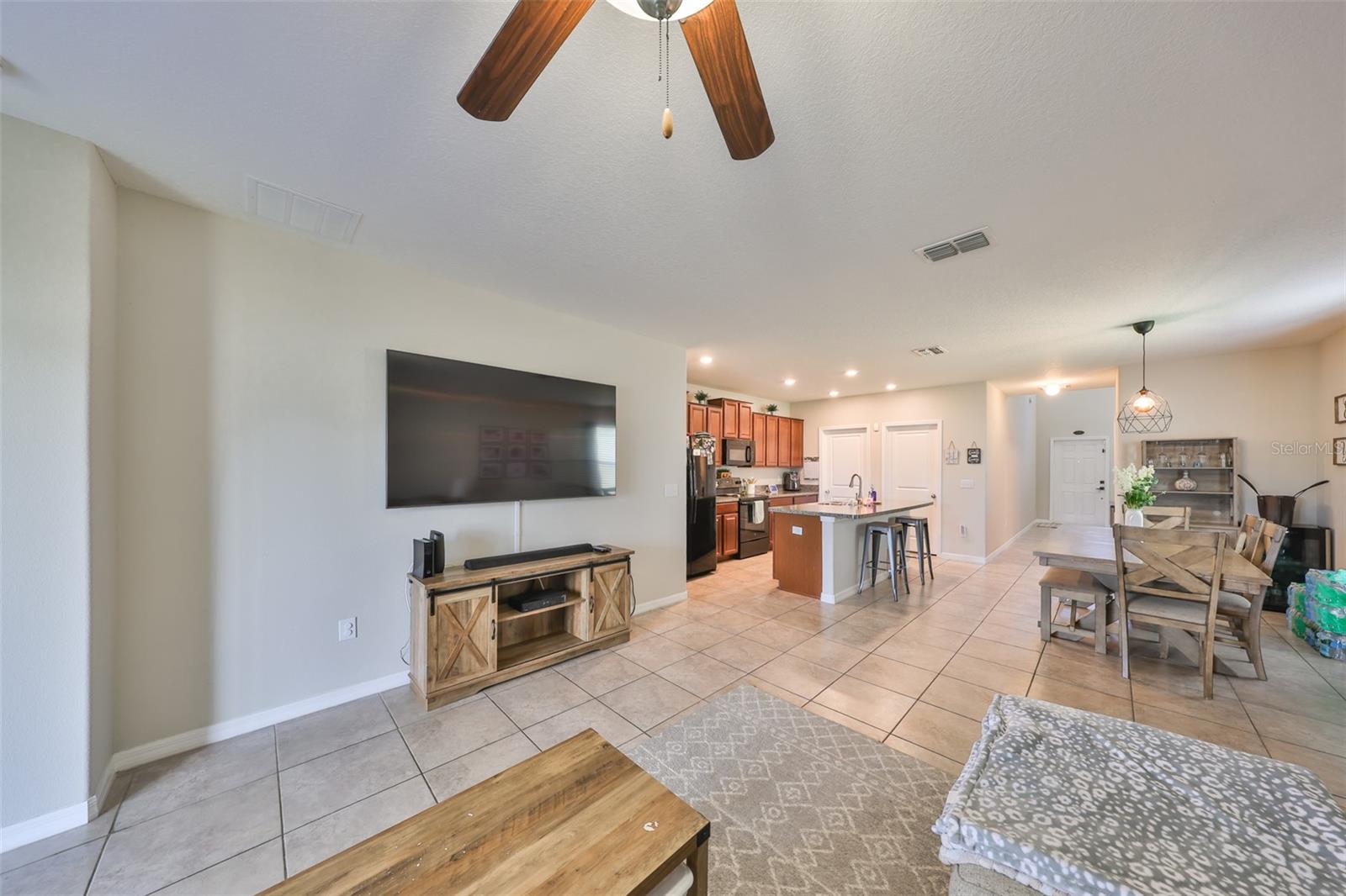 6815 BLUE MOON WAY, SUN CITY CENTER, FL, 33573