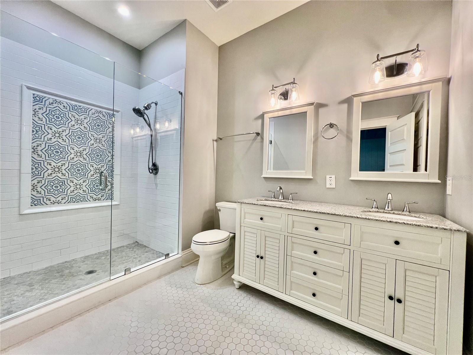 204 W HAYA ST, TAMPA, FL, 33603