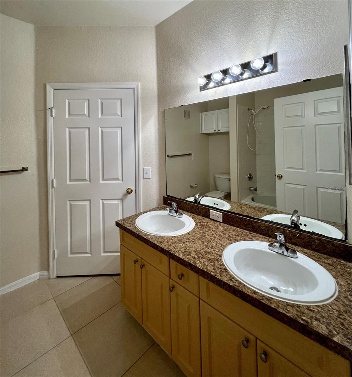 3611 CONROY RD #815, ORLANDO, FL, 32839