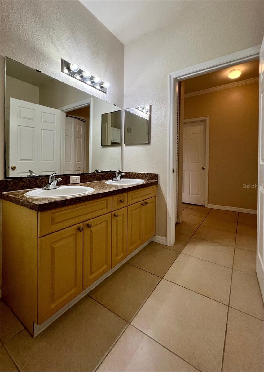 3611 CONROY RD #815, ORLANDO, FL, 32839