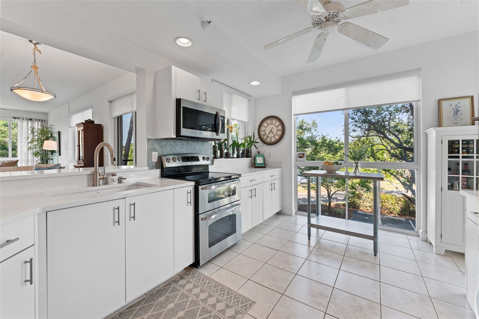 4750 DOLPHIN CAY LN S #209, ST PETERSBURG, FL, 33711