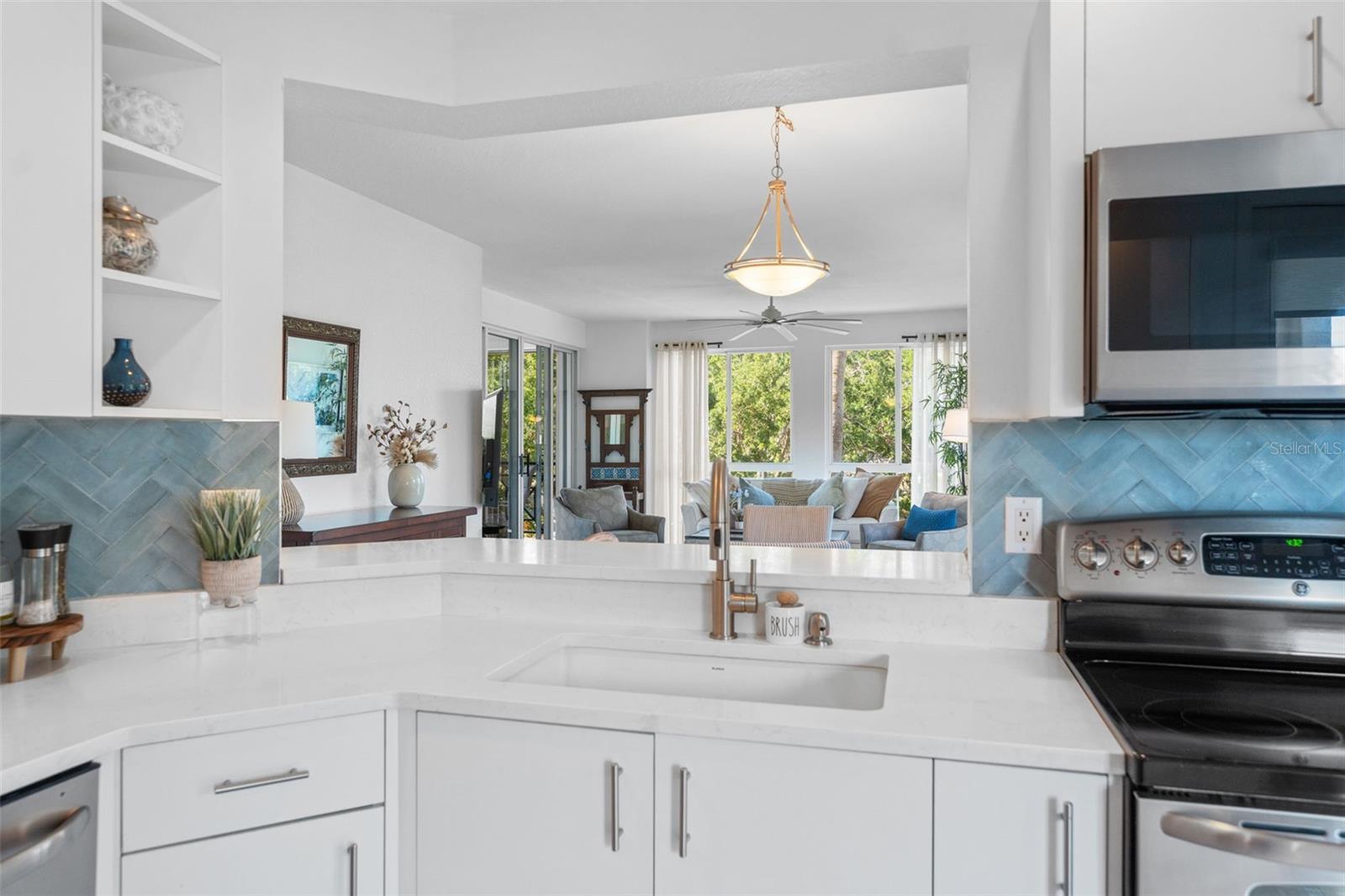 4750 DOLPHIN CAY LN S #209, ST PETERSBURG, FL, 33711