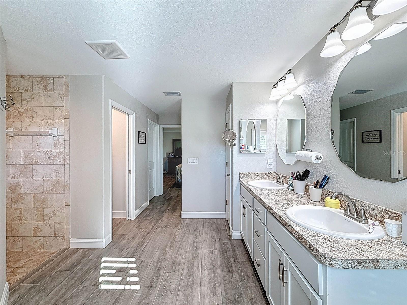 11160 GYRAFALCON AVE, WEEKI WACHEE, FL, 34613
