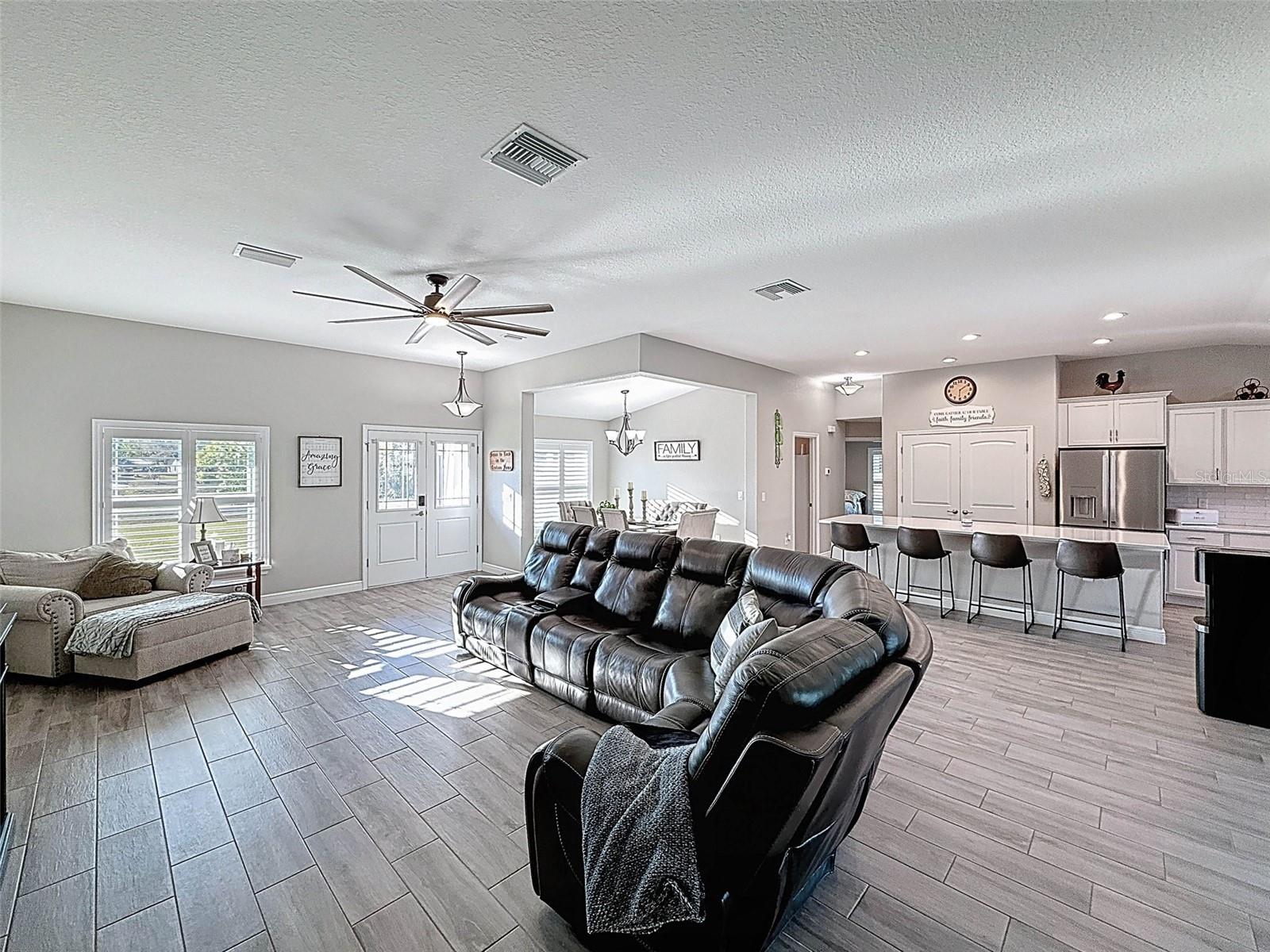 11160 GYRAFALCON AVE, WEEKI WACHEE, FL, 34613