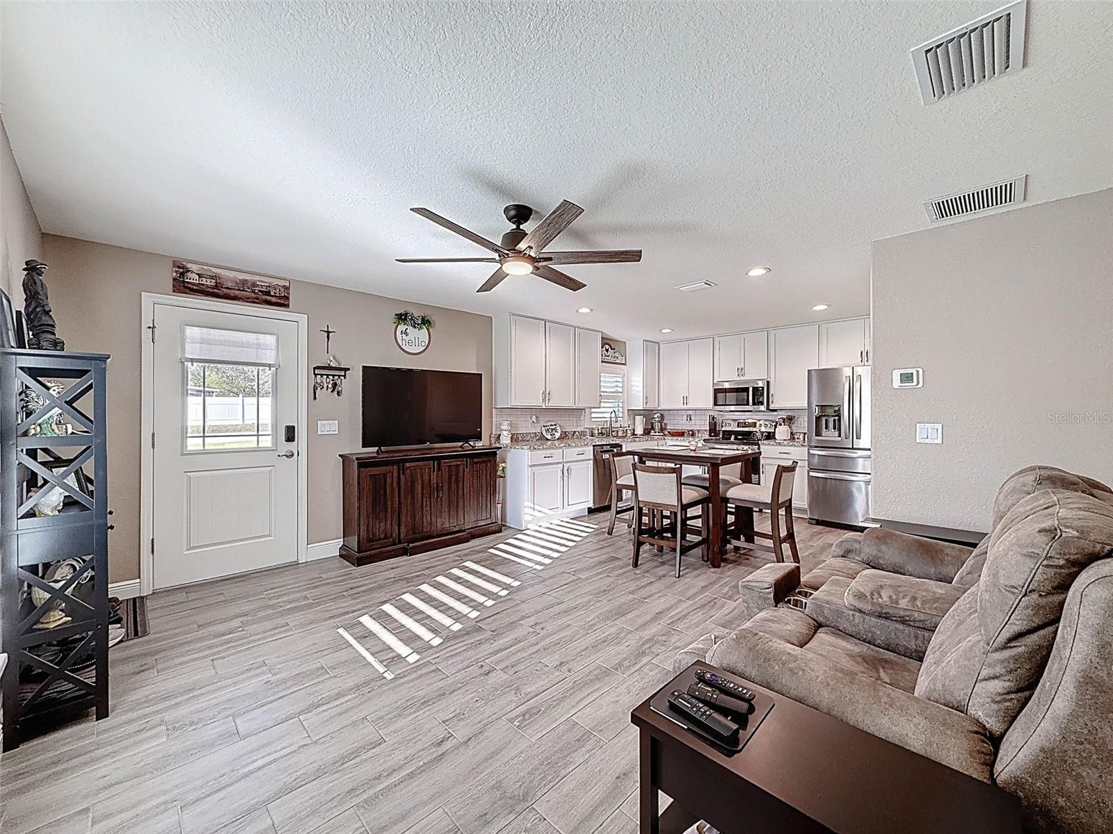 11160 GYRAFALCON AVE, WEEKI WACHEE, FL, 34613