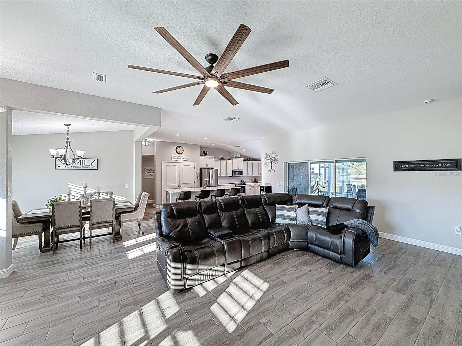 11160 GYRAFALCON AVE, WEEKI WACHEE, FL, 34613